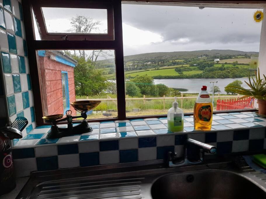 Granny'S Cottage, A Lovely Lakeside Cottage Donegal Town Exteriör bild
