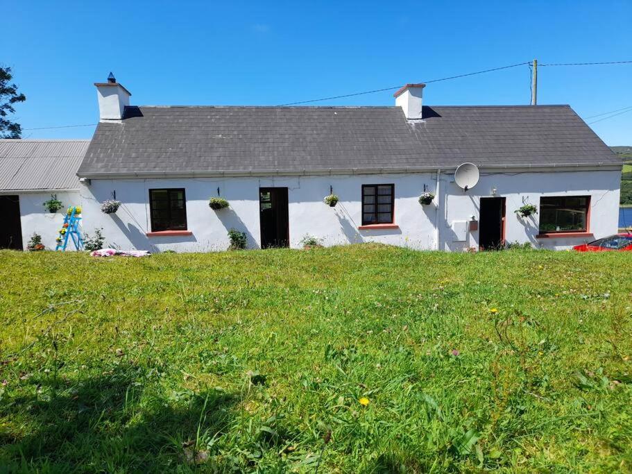 Granny'S Cottage, A Lovely Lakeside Cottage Donegal Town Exteriör bild