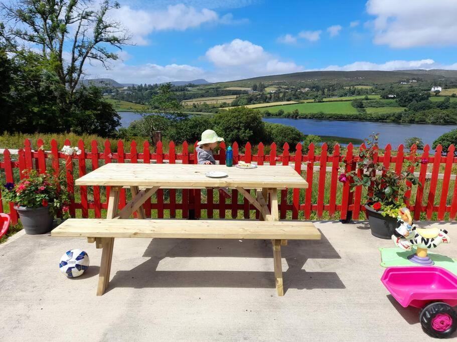 Granny'S Cottage, A Lovely Lakeside Cottage Donegal Town Exteriör bild